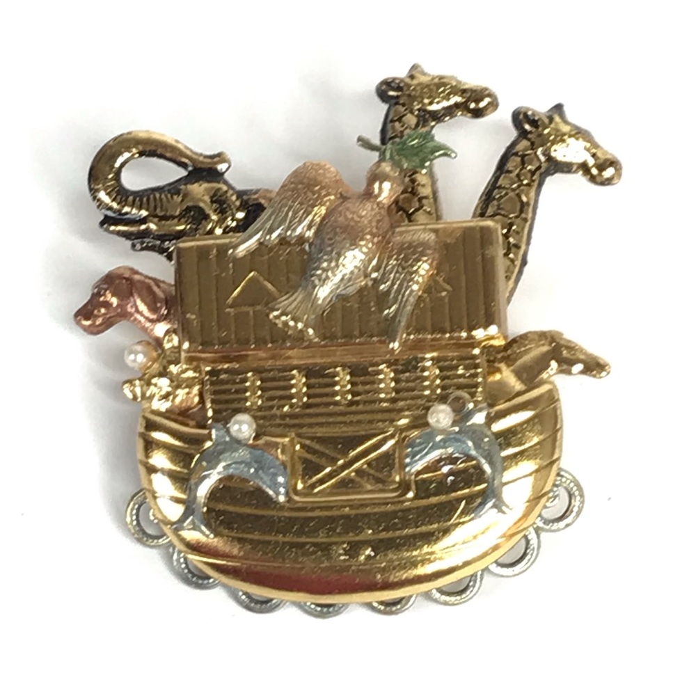 SALE♦️3/$25 Pin Brooch Noah’s Ark Gold Tone Pearls